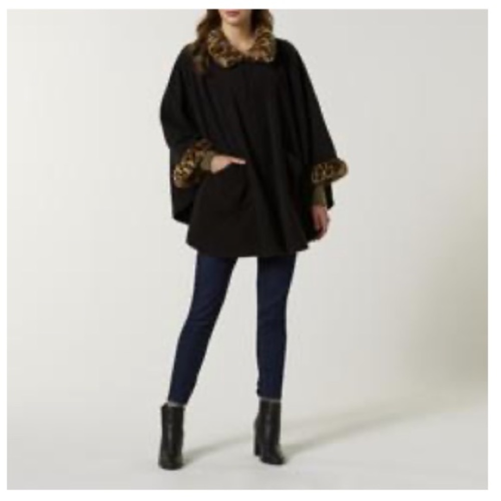 🎄 Black Leopard Faux Fur Poncho Ruana NWT O/S